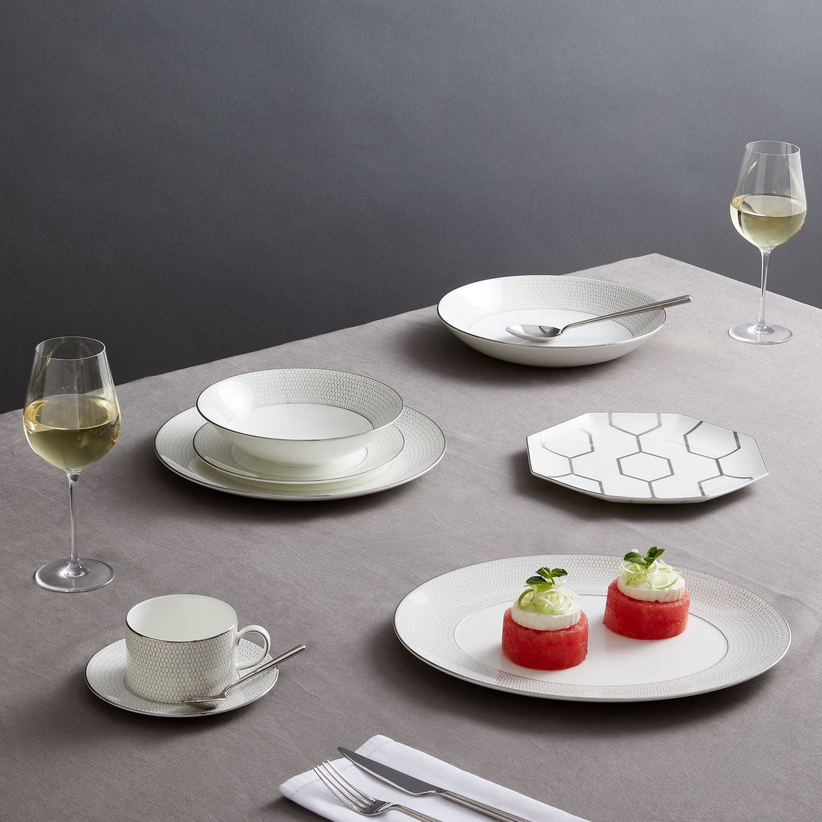 Gio Platinum Dinner Plate