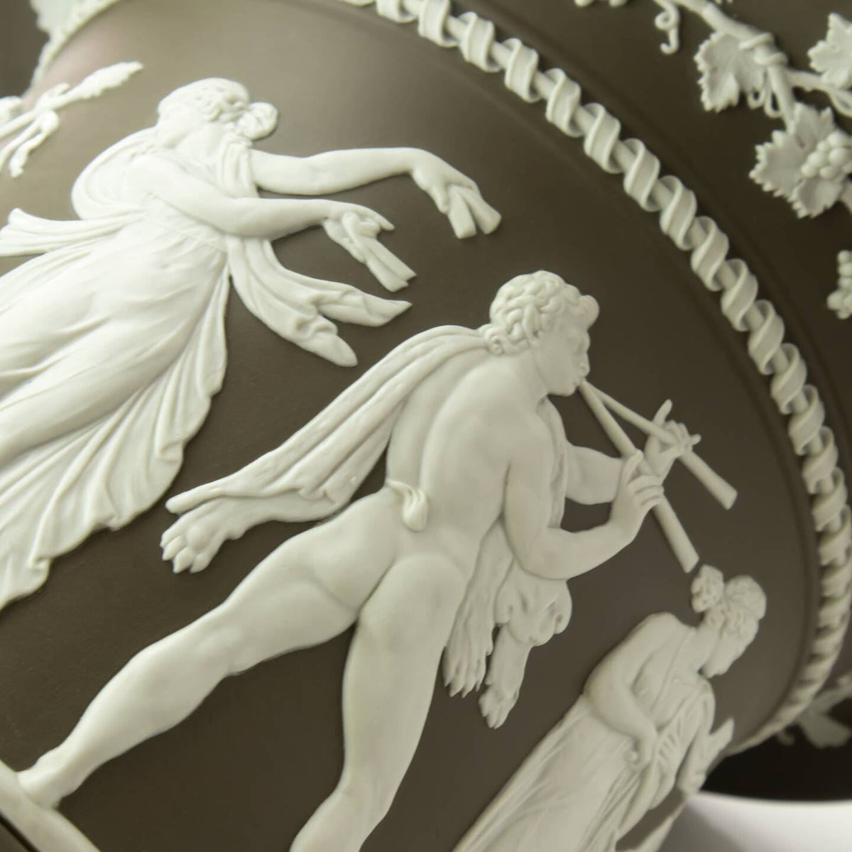 Borghese Vase Marsh Green