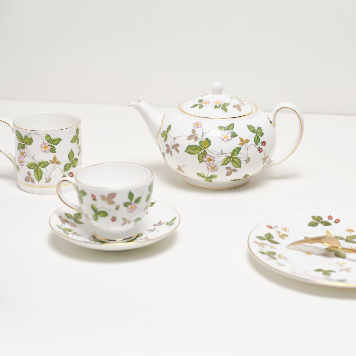 Wild Strawberry Gold Small Teapot