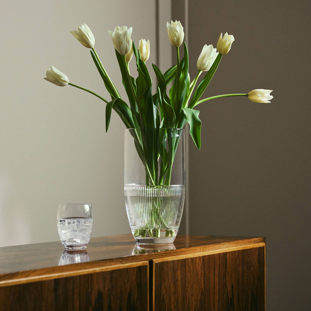 Helia Vase